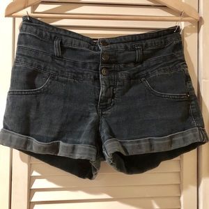 Cute black denim shorts